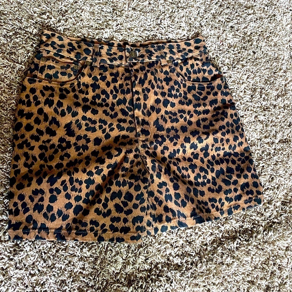 𝅺VINTAGE Newport News High Rise Cheetah Print Shorts 10